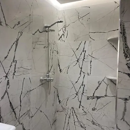 11 Apartament Tirana